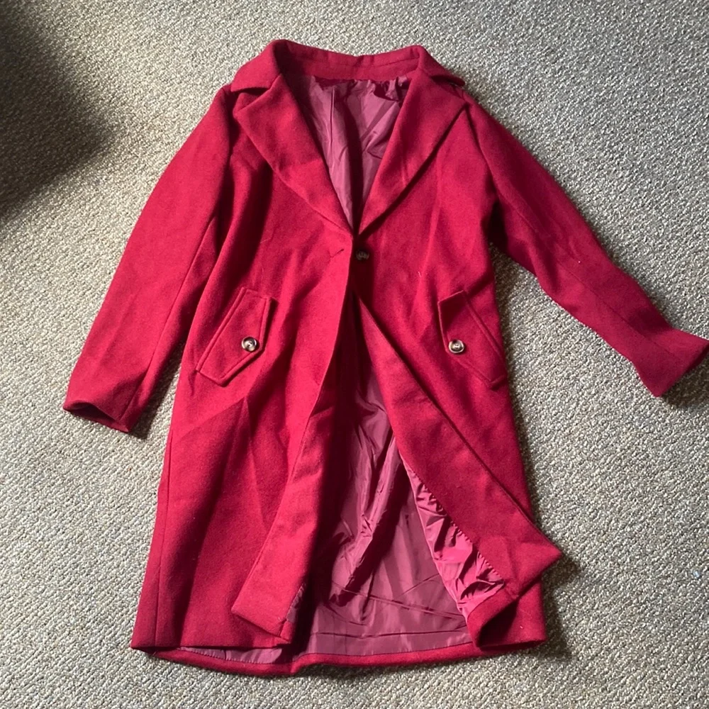 Red Coat - Picture 1 of 1